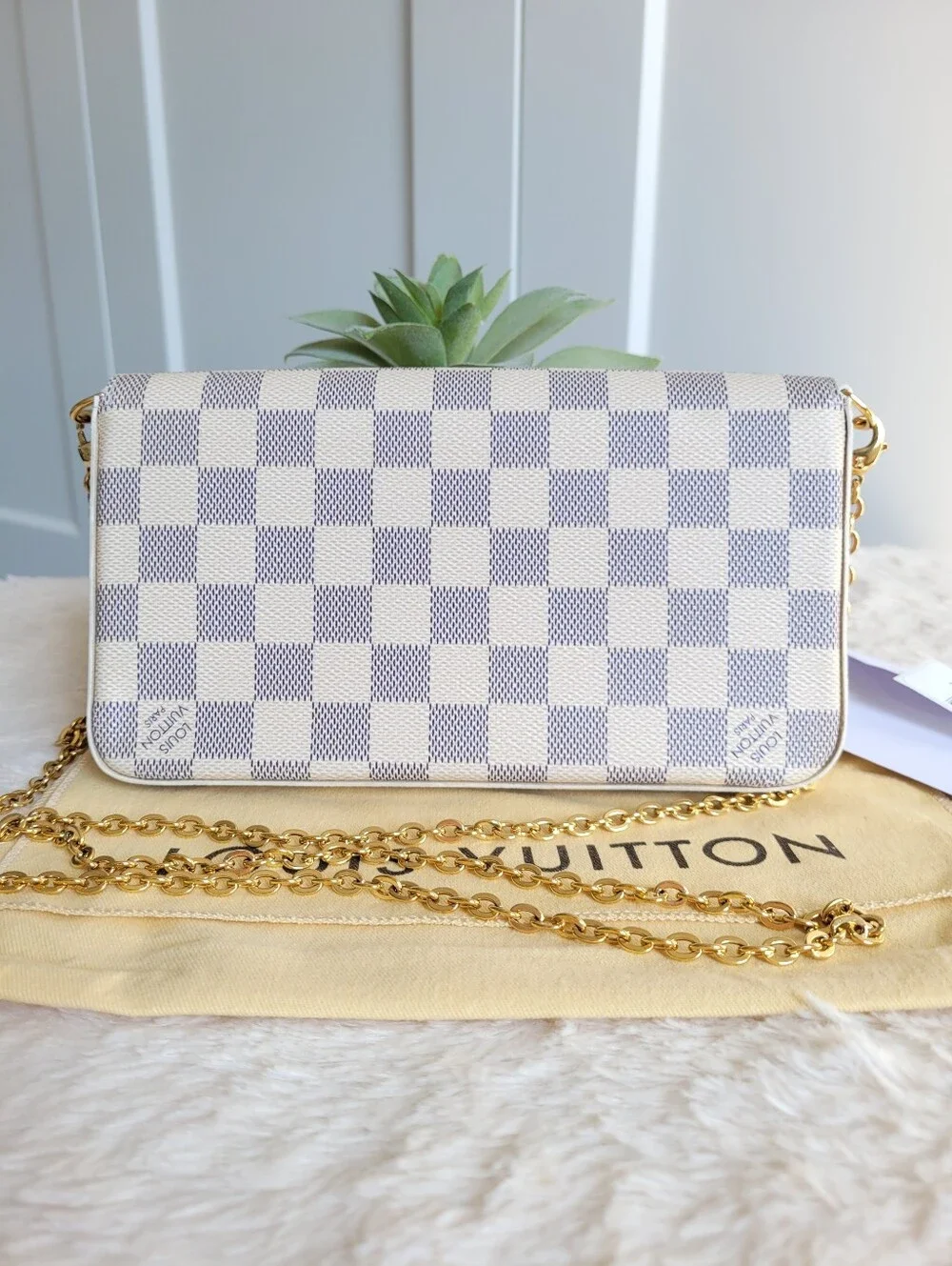 BEAUTIFUL💕 Louis Vuitton FELICIE Pochette Damier AZUR Gold Chain Crossbody